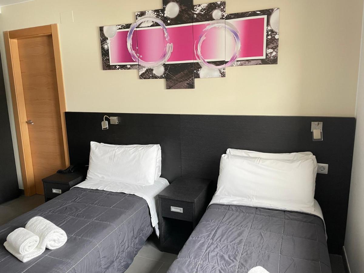 6 Bis Hotel Castelldefels Eksteriør bilde