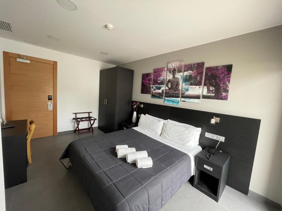 6 Bis Hotel Castelldefels Eksteriør bilde