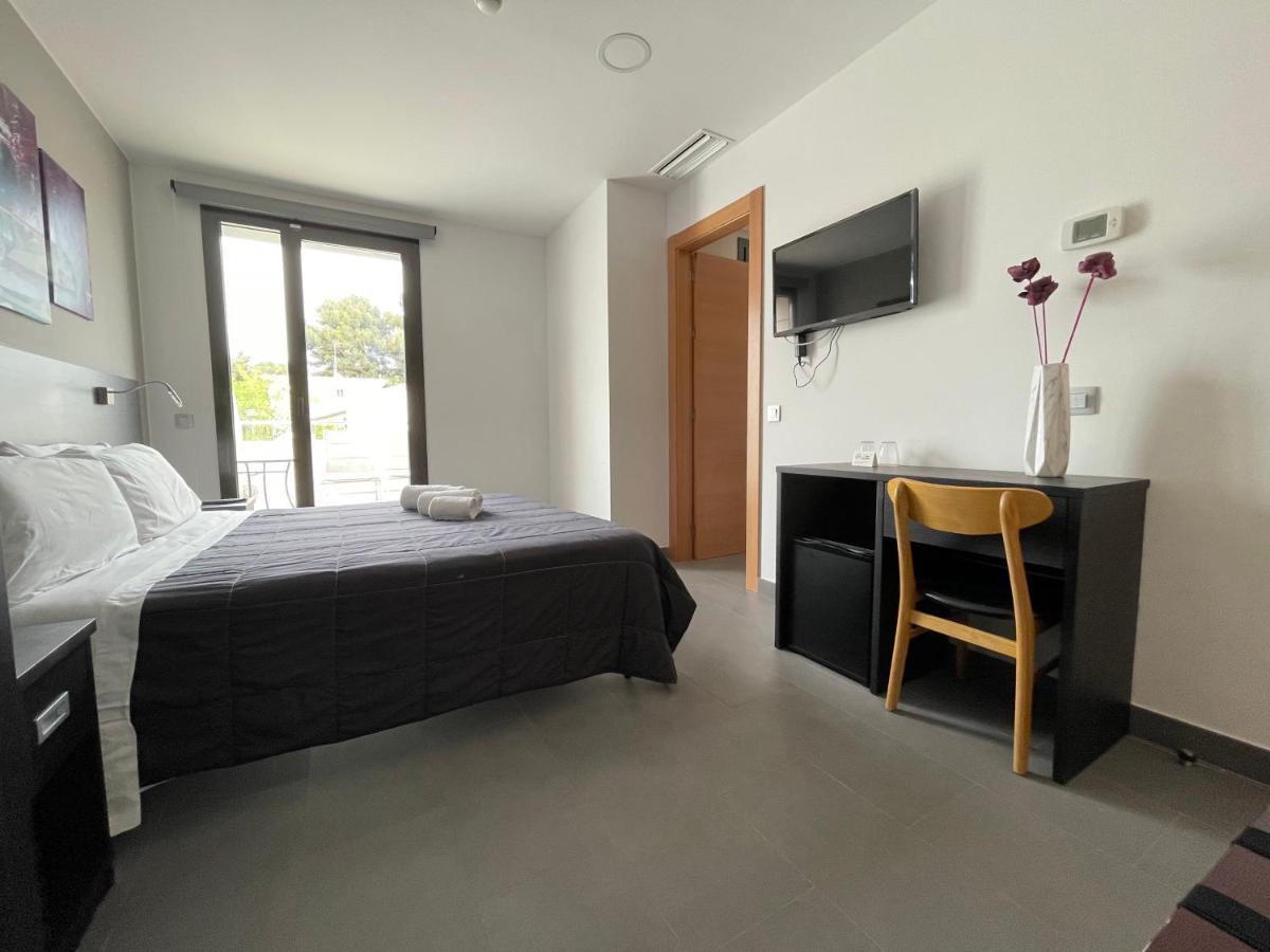 6 Bis Hotel Castelldefels Eksteriør bilde