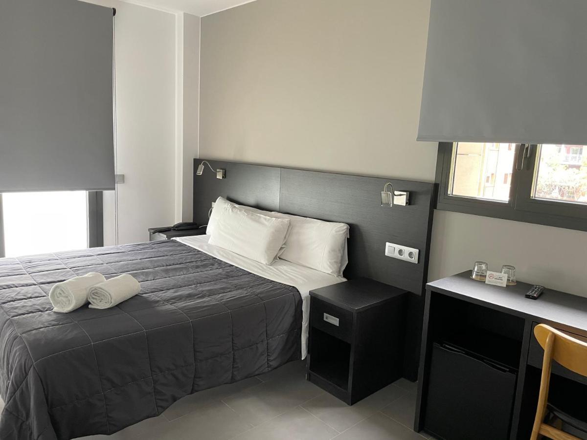 6 Bis Hotel Castelldefels Eksteriør bilde