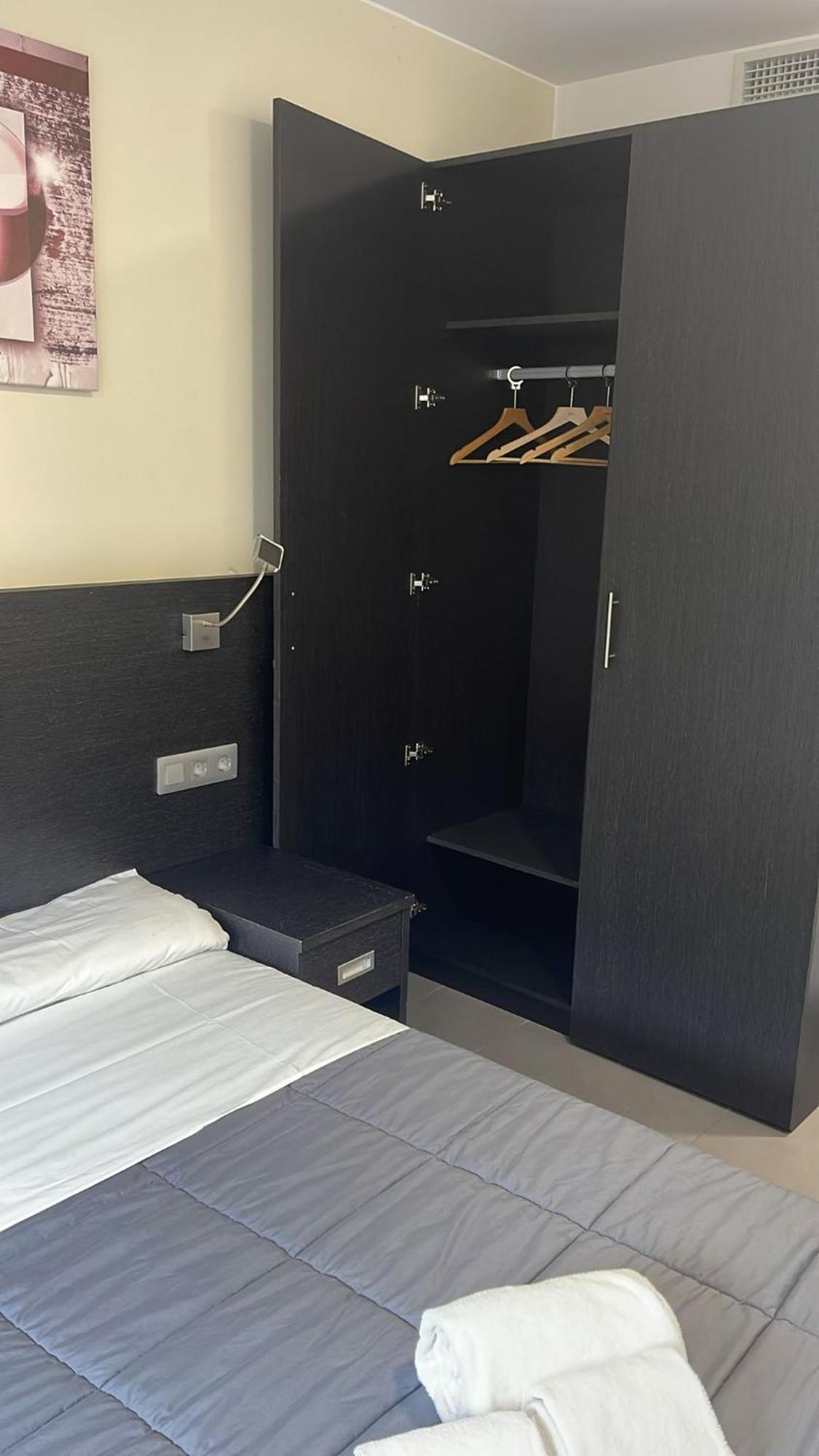 6 Bis Hotel Castelldefels Eksteriør bilde